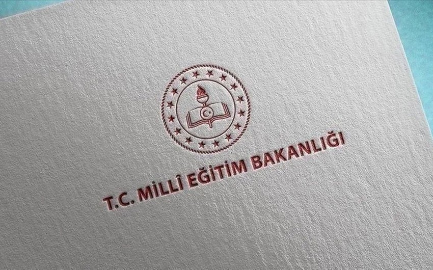 Türkiyədə fransız məktəblərinə qeydiyyat dayandırıldı