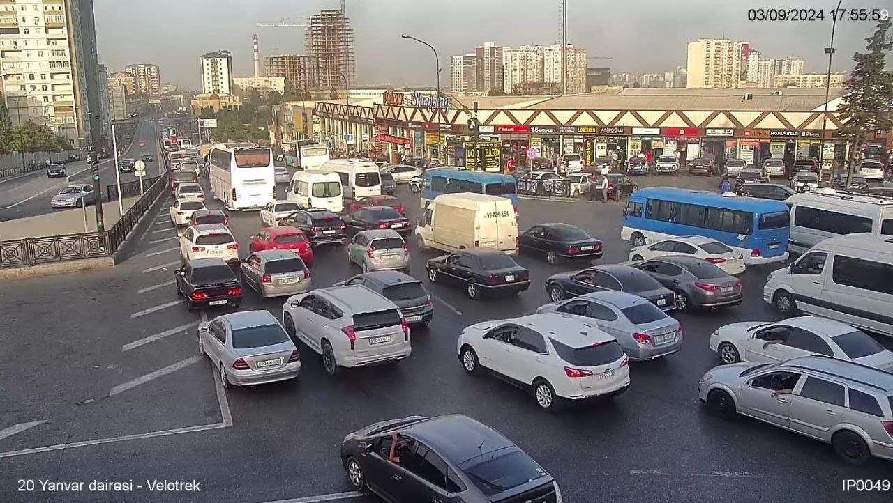 Bakıda tıxac olan yollar - SİYAHI