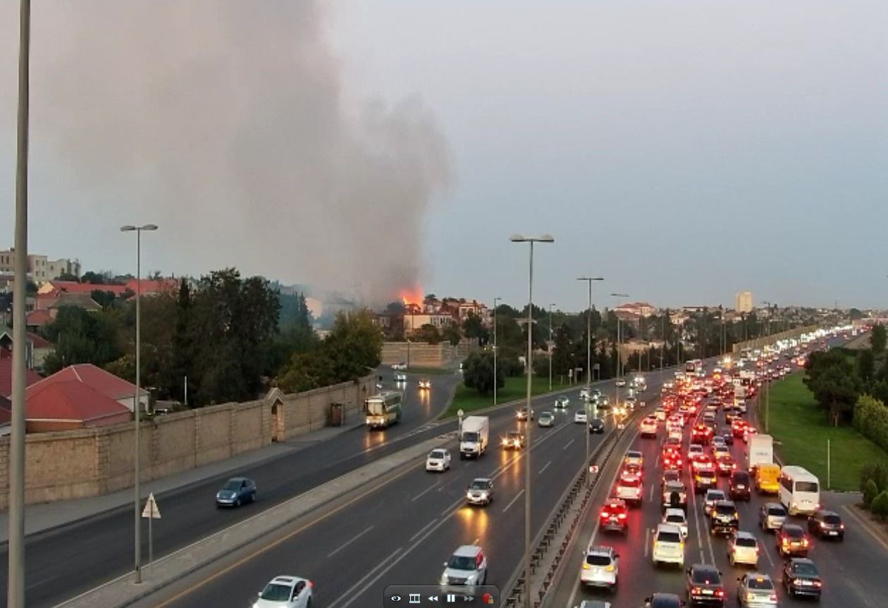Sabunçu Tibb Mərkəzinin yaxınlığında YANĞIN