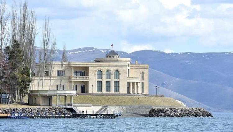 Paşinyanın Göyçədəki malikanəsi: baş nazir qonaqlıq verdi - FOTO