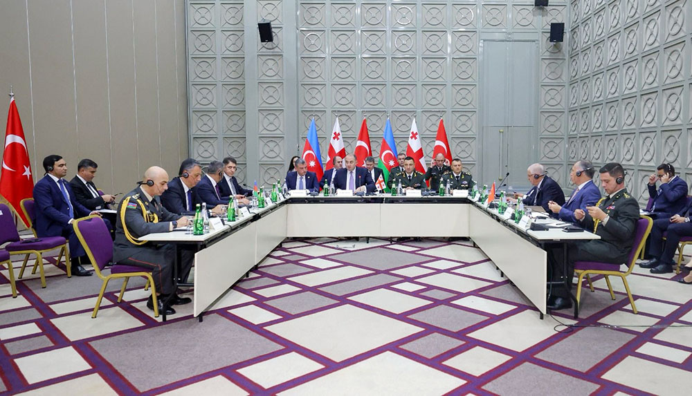 Batumidə müdafiə nazirlərinin üçtərəfli görüşü keçirilib - FOTO