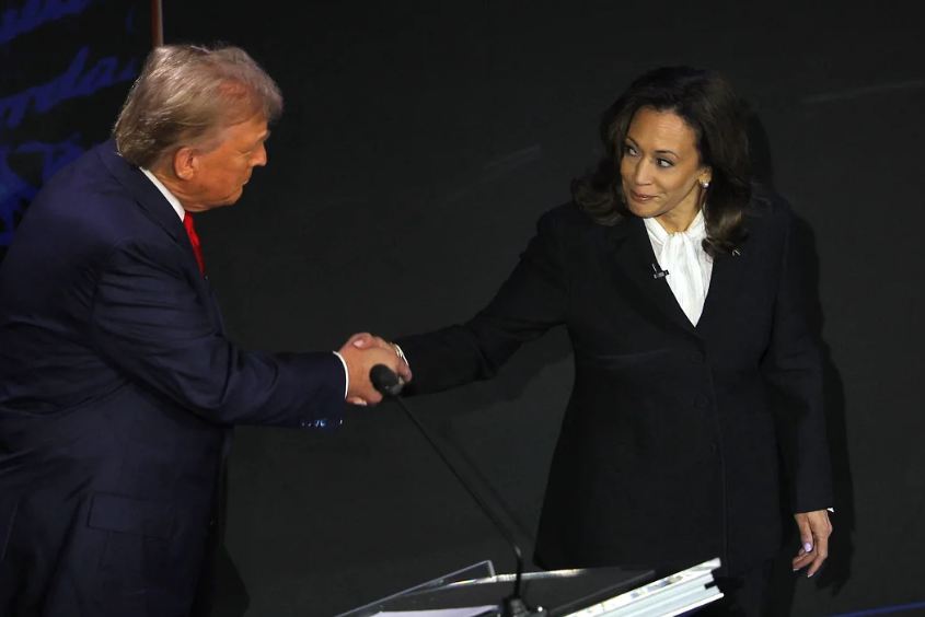 Harris-Tramp debatı: Donald mikrofonun söndürülməsini tələb etdi