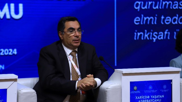 Nüfuzlu universitetlərin rektorları Alimlərin Forumundan danışıblar - FOTOLAR