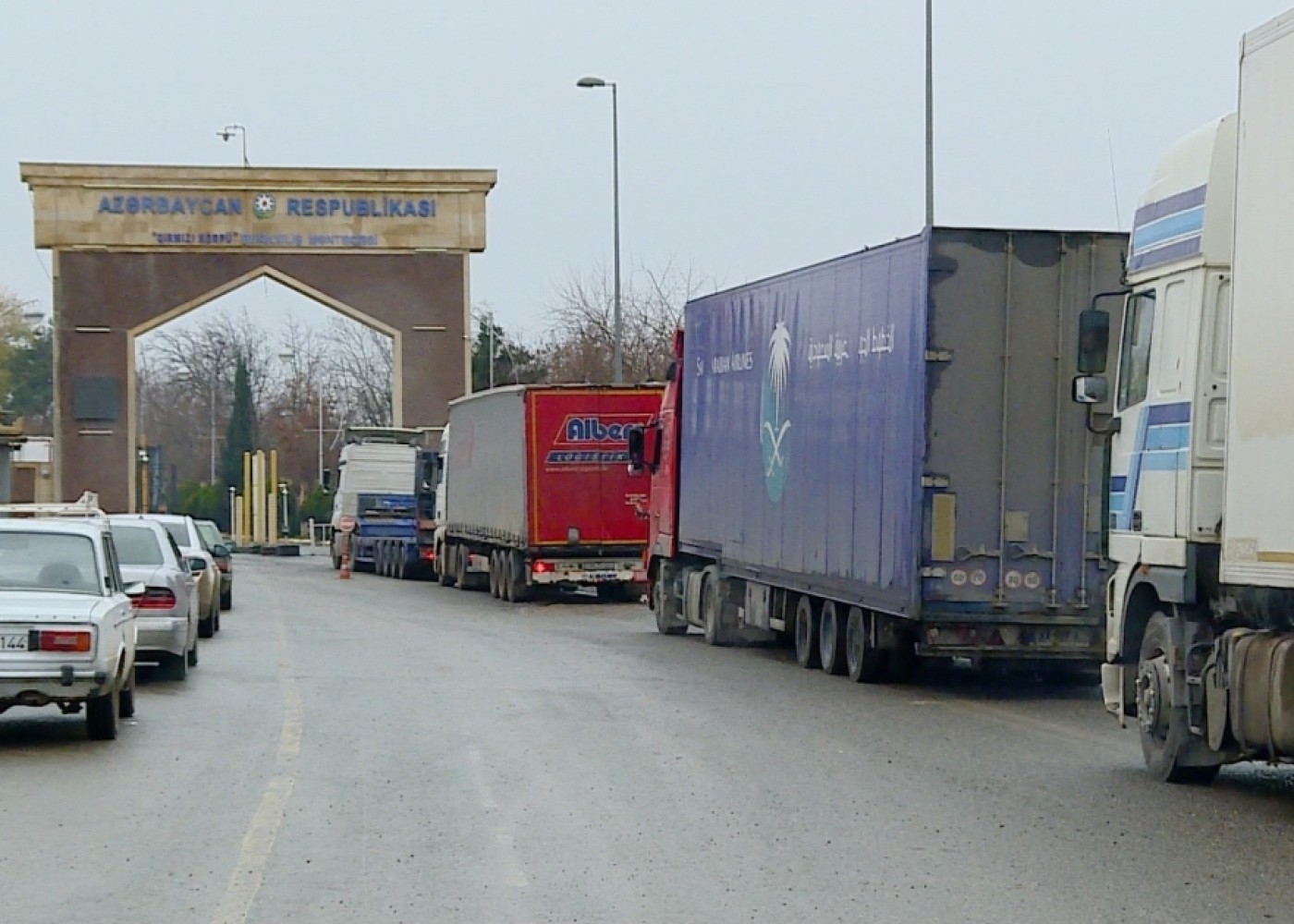 “Qırmızı-Körpü” gömrük postunda 400 yük maşını növbə gözləyir