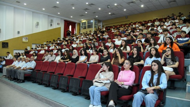 BMU-da 1-ci kurs tələbələri ilə tanışlıq görüşləri keçirilir - FOTOLAR