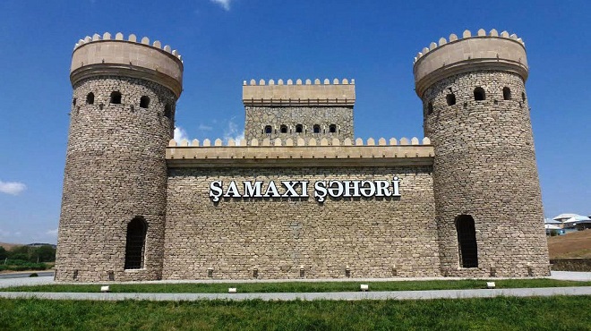 Şamaxıdakı dəhşətli qətlin təfərrüatı - Əvvəl bıçaqladı, sonra maşınla üstündən keçdi