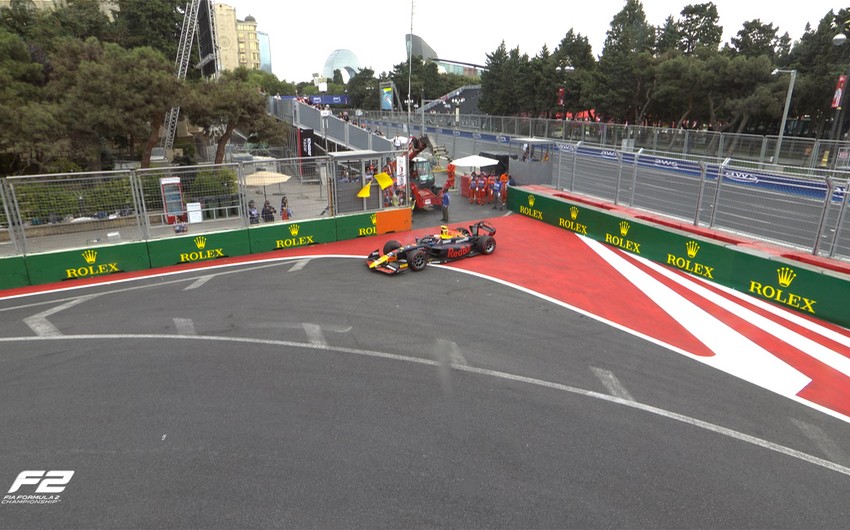 "Formula 2" pilotu Bakıda uğursuzluqla üzləşdi