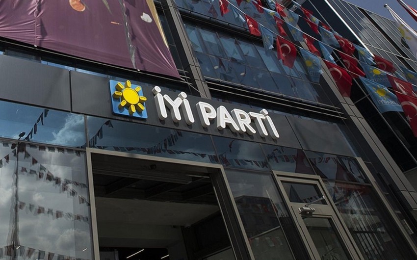 Türkiyənin müxalif partiyasında kütləvi İSTEFALAR