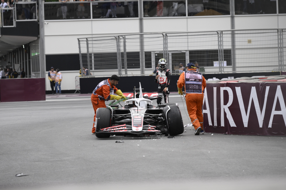 "Formula 2"də beş avtomobil bir-birinə çırpıldı