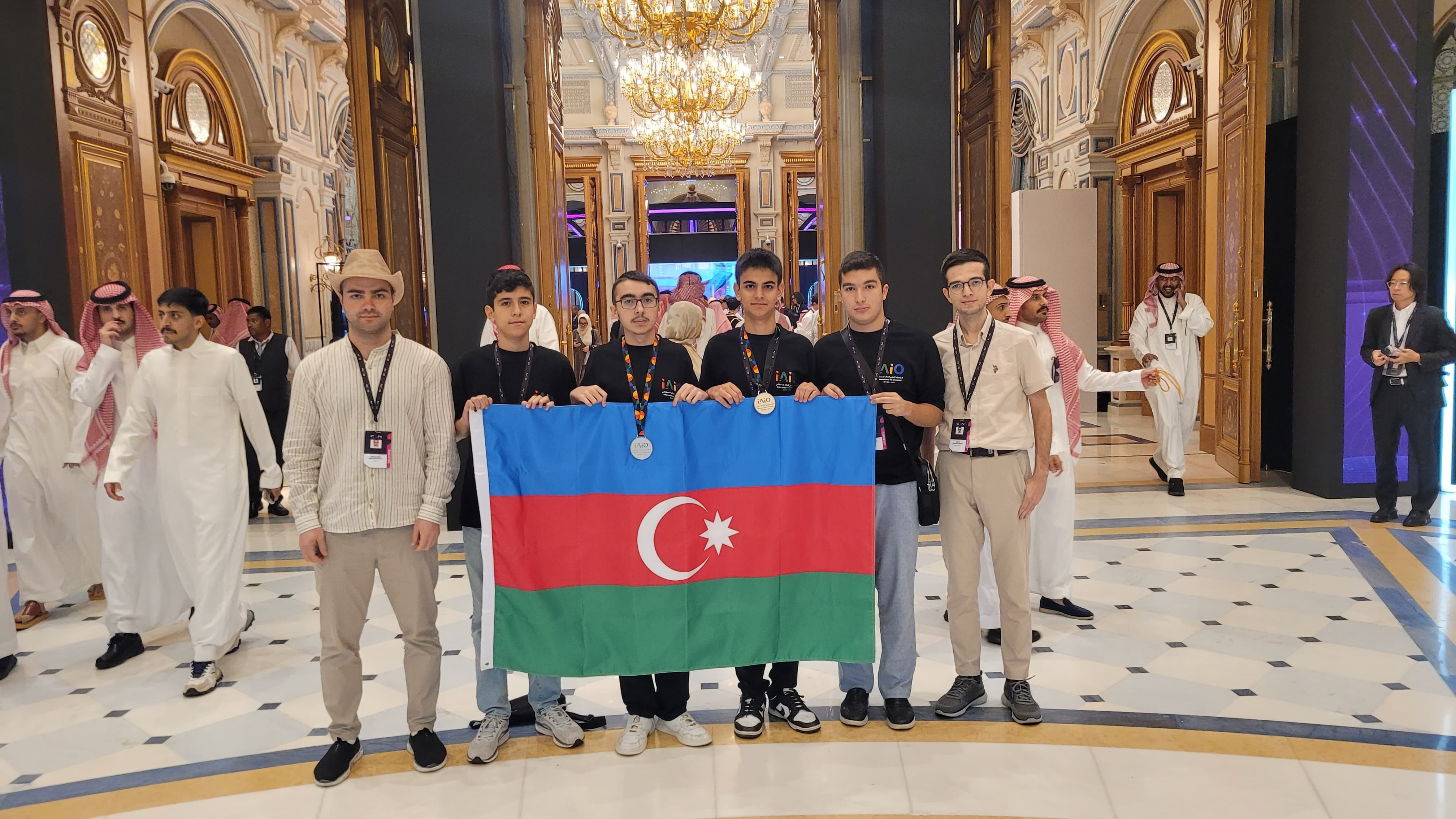 Şagirdlər beynəlxalq fənn olimpiadalarında medallar qazanıb - FOTO