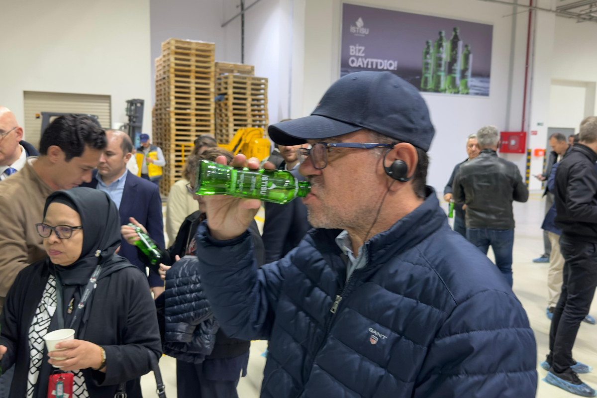 Xarici diplomatlar “İstisu” mineral su zavodunda 