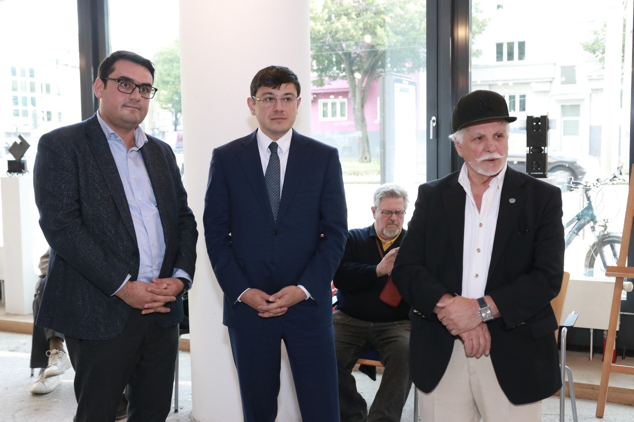 Almaniyada rəsm sərgisində azərbaycanlı rəssamların əsərləri - FOTO