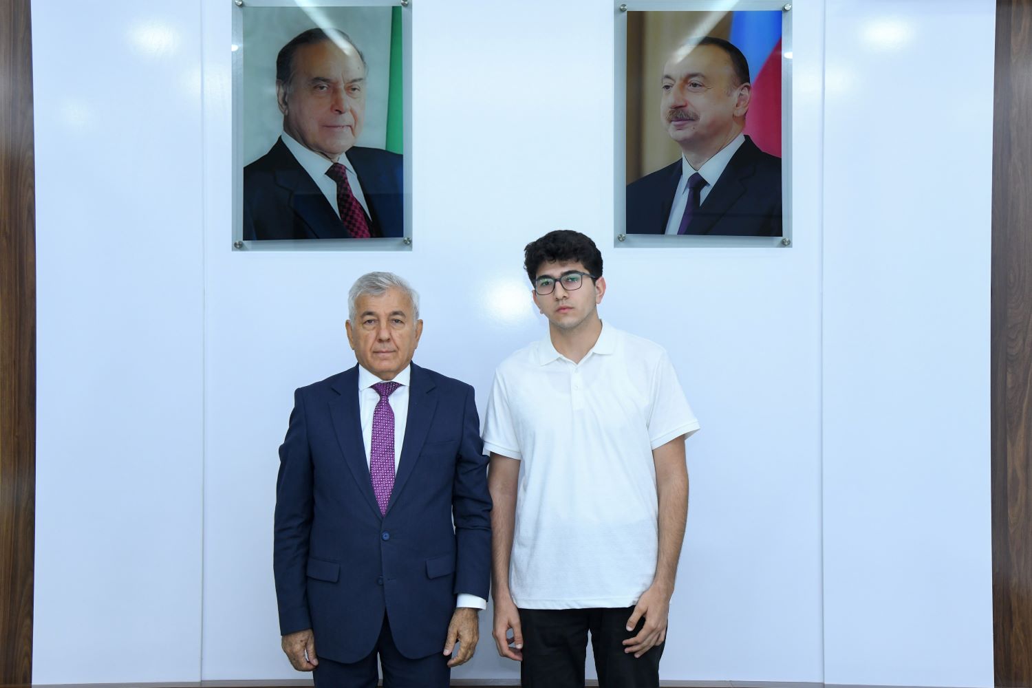 BMU-nun rektoru şəhidin tələbə oğlu ilə görüşüb - FOTO