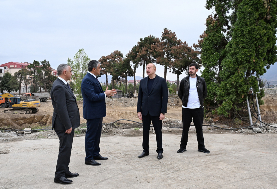 Prezident Xankəndi şəhərinin Zəfər meydanında Konqres Mərkəzinin tikintisi ilə maraqlanıb