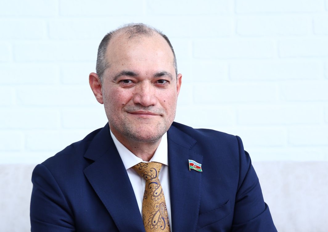 Əli Kərimlinin keçmiş müavini: "Onun yanında kim qalmaq istəyər?"