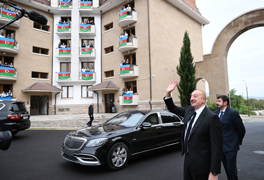 Prezident Qarabağ Universitetinin tələbə yataqxanasının AÇILIŞINDA