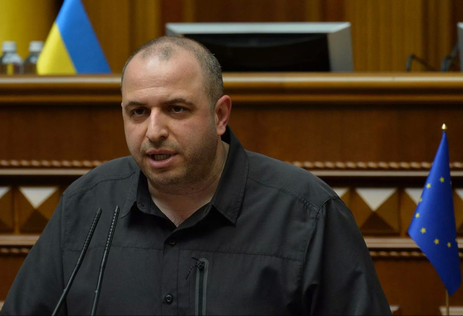 Umerov bütün müavinlərini işdən çıxarmaq istəyir