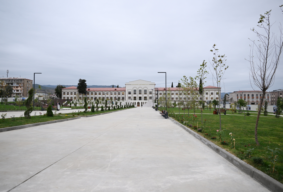 "Burada ailəmiz kimi qeydimizə qalırlar" - Qarabağ Universitetinin TƏLƏBƏLƏRİ