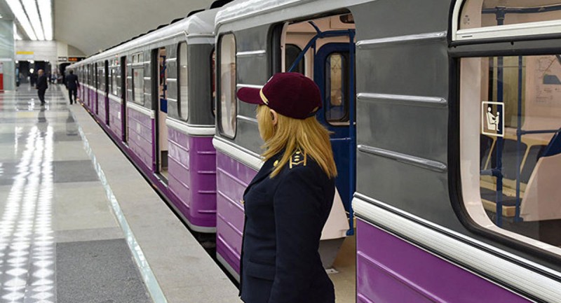 Metroda problem yarandı, qatar 4 dəqiqə gecikdi