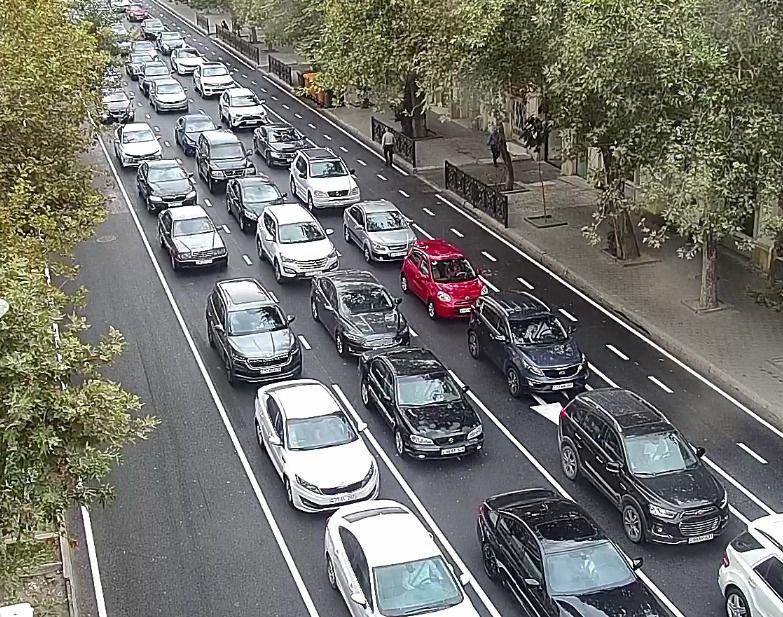 Sürücülərin nəzərinə! - Bu yollarda tıxac var