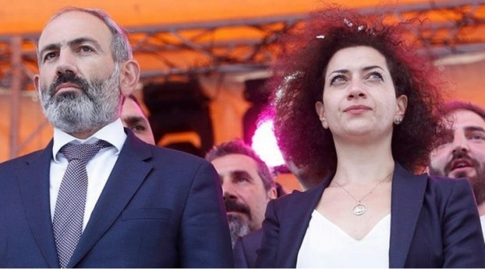 Paşinyan həyat yoldaşı ilə ABŞ-dədir