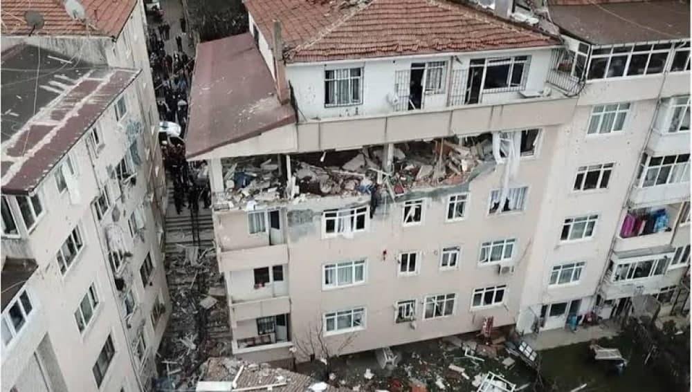 Yaşayış binasında partlayış - Xəsarət alan var