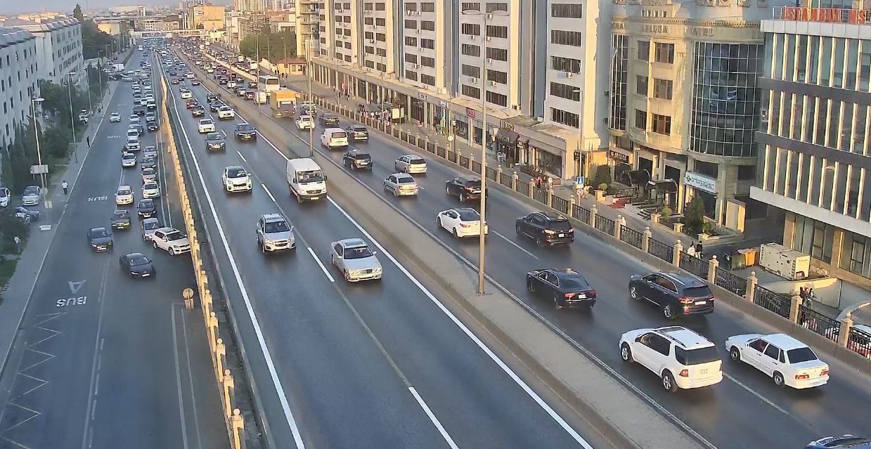 Bu yollarda tıxac var&nbsp;