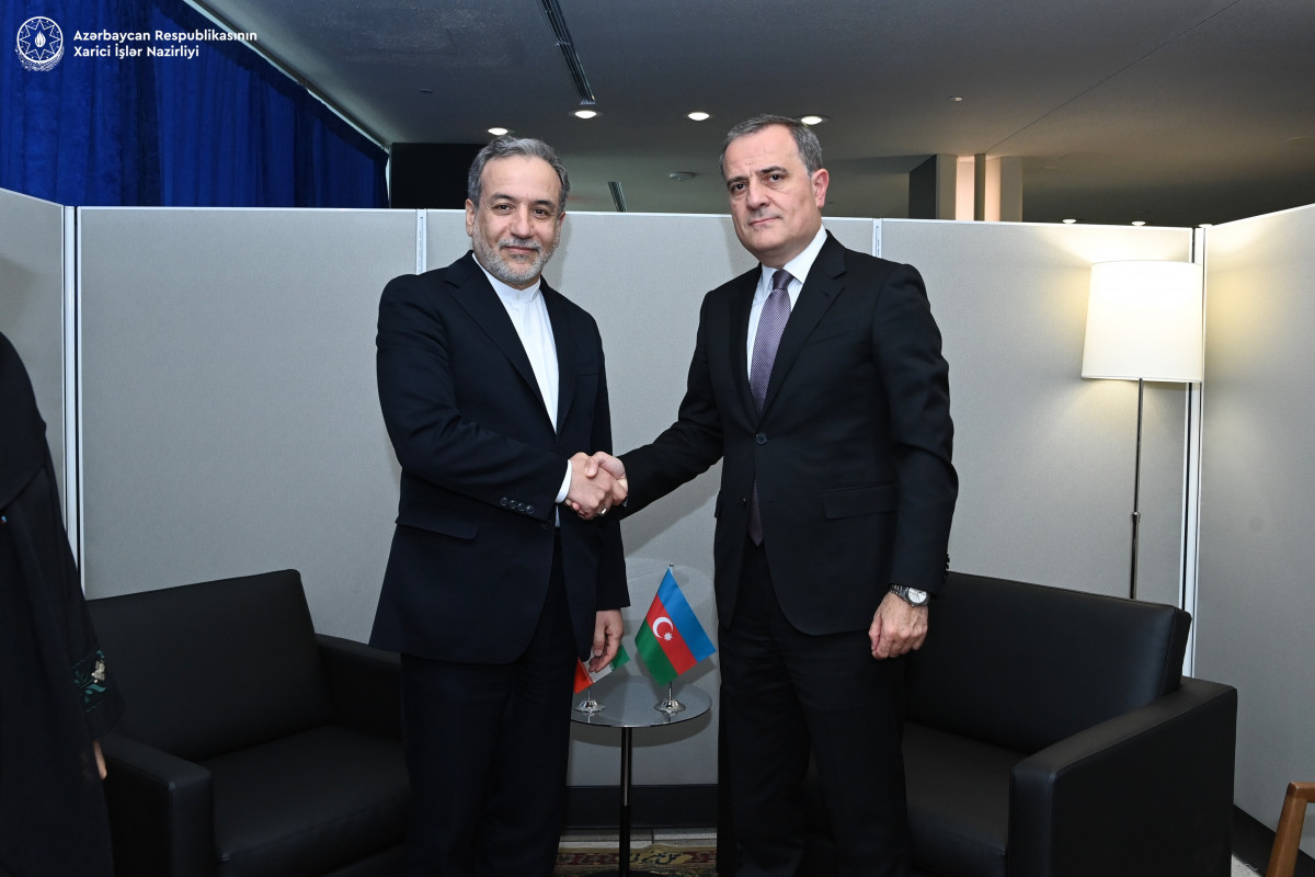 Bayramovla iranlı həmkarı arasında sülh müzakirəsi