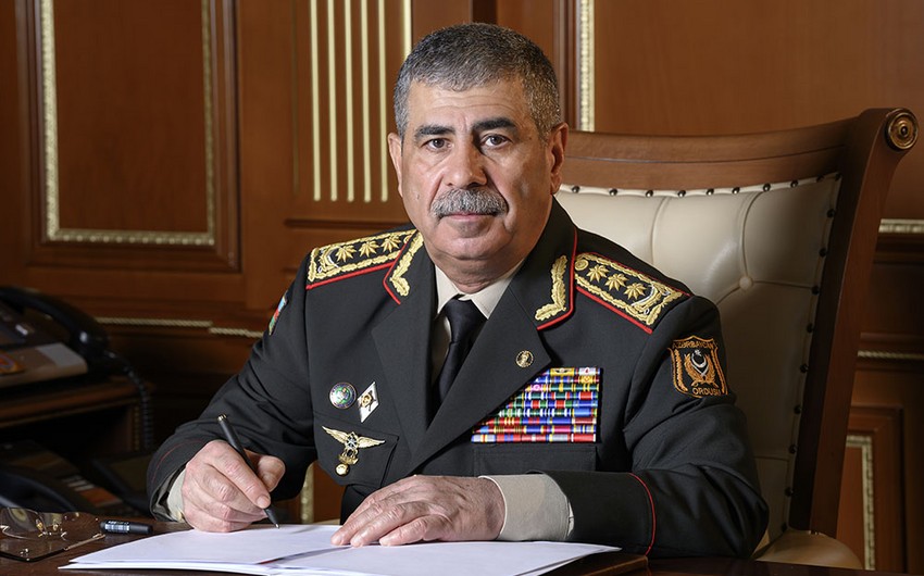 Zakir Həsənov sərgidə xarici ölkələrin məhsulları ilə tanış oldu