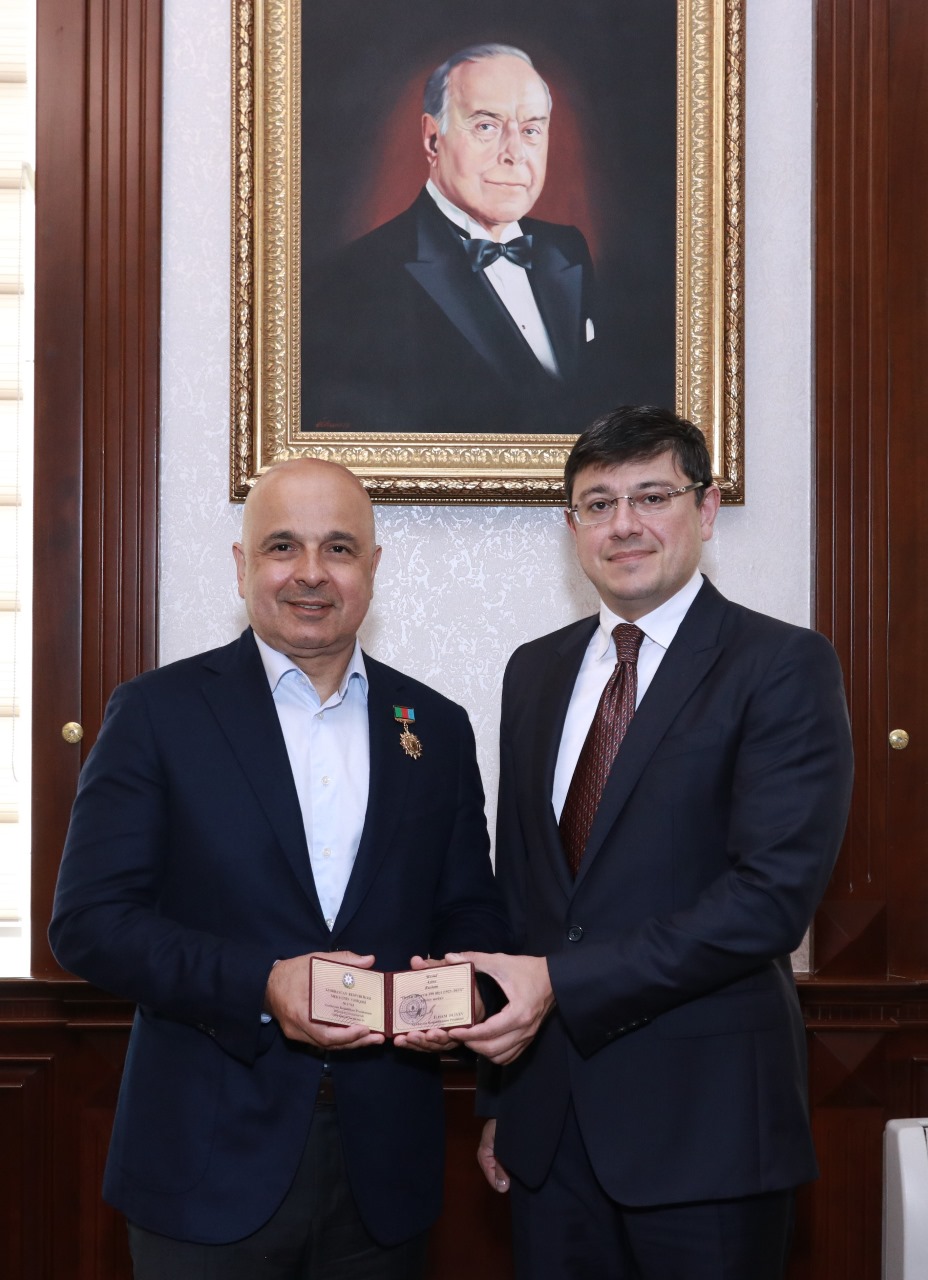 Danimarkada yaşayan azərbaycanlı alim medalla təltif olundu - FOTO