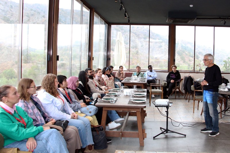 Əcnəbi tələbələr Laçında&hellip;