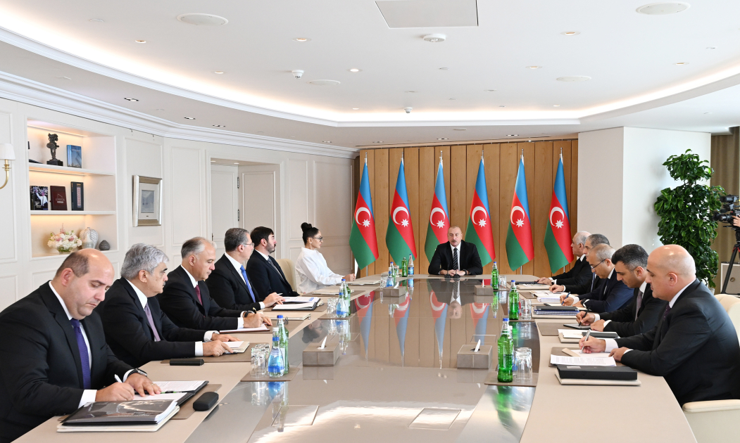 Prezident iqtisadi məsələlərə görə müşavirə ÇAĞIRDI