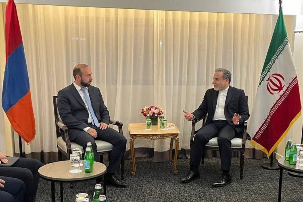 Mirzoyan iranlı həmkarı ilə Cənubi Qafqazı müzakirə etdi