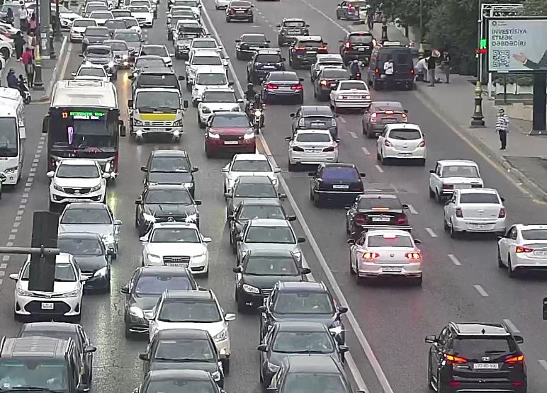 20-dən çox yolda tıxac var - SİYAHI