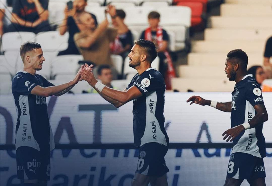 "Fənərbağça" qələbə qazandı 