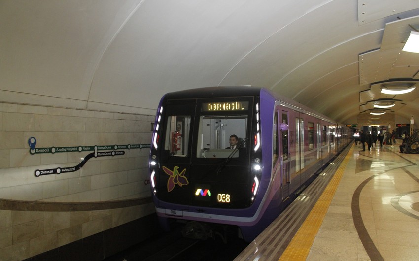 Metroda problem yarandı - 4 dəqiqə gecikmə