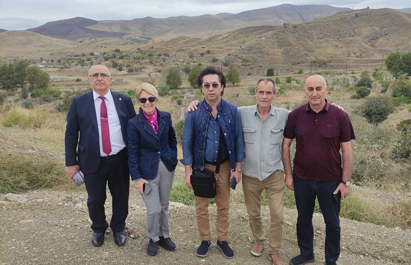 Xarici jurnalistlər Qarabağdakı məskunlaşma və dağıntılara BAXDILAR