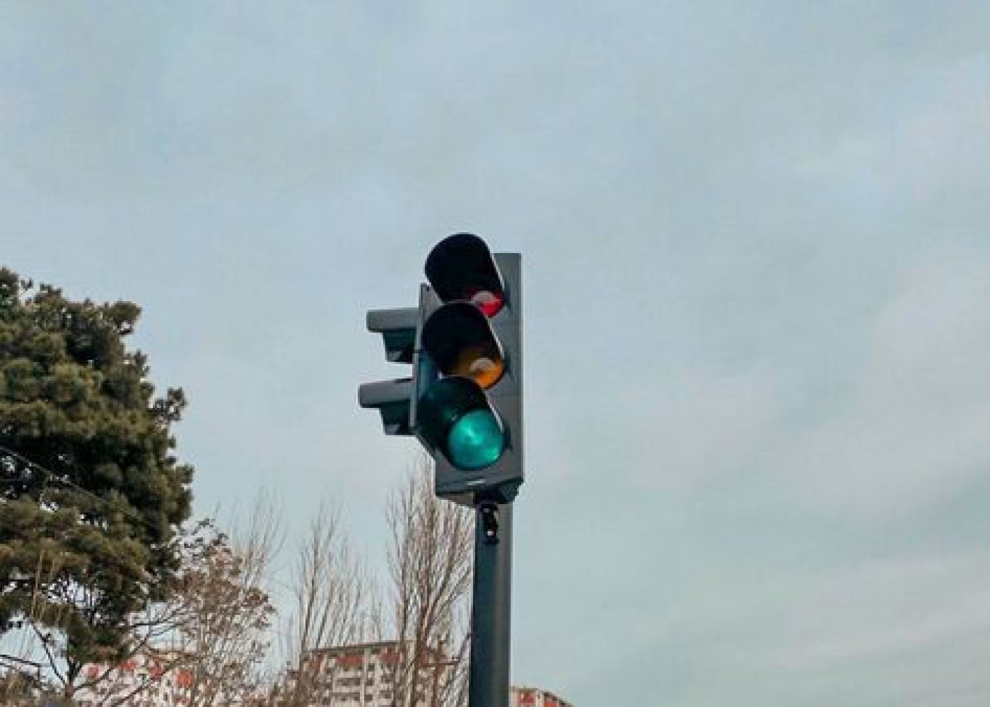 Sürücülərin nəzərinə: Bu yolda işıqforlar işləmir
