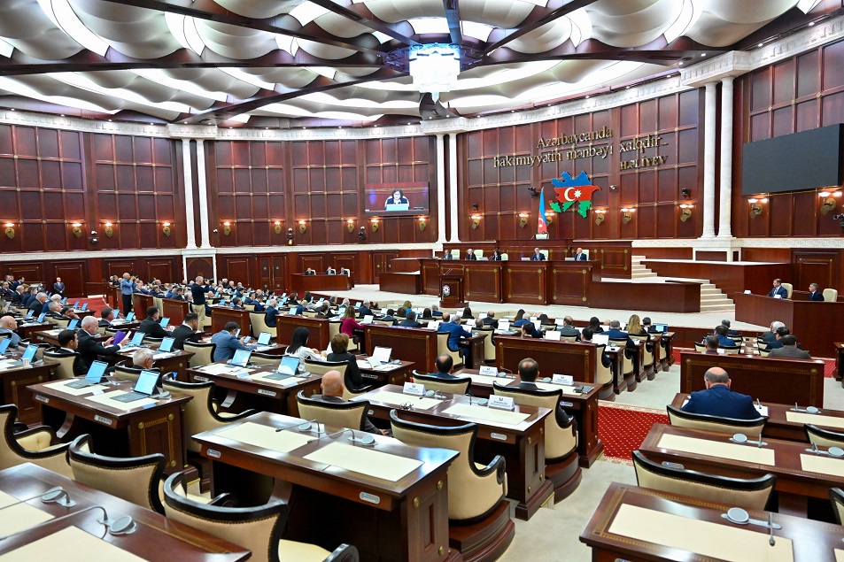 Parlament komitələrinin tam TƏRKİBİ