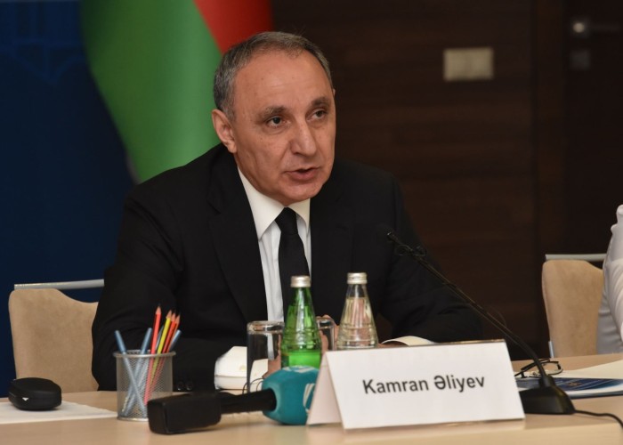 Kamran Əliyev prokurorluq əməkdaşlarını təltif etdi