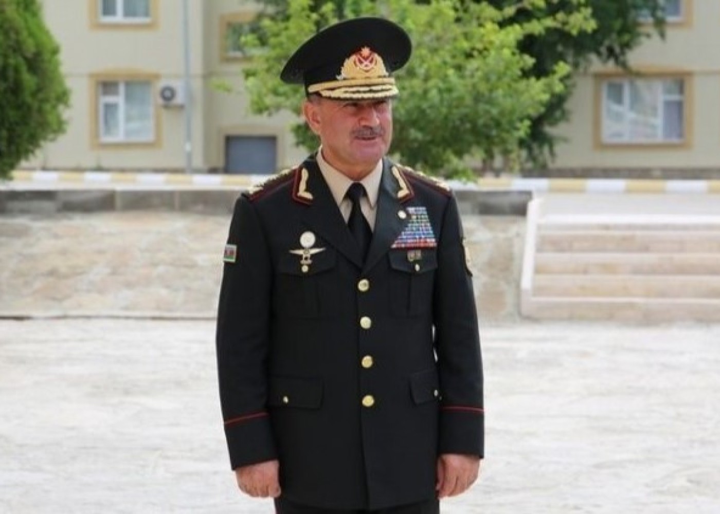 Yeni sədr generalın qardaşı oğlunu işdən çıxardı