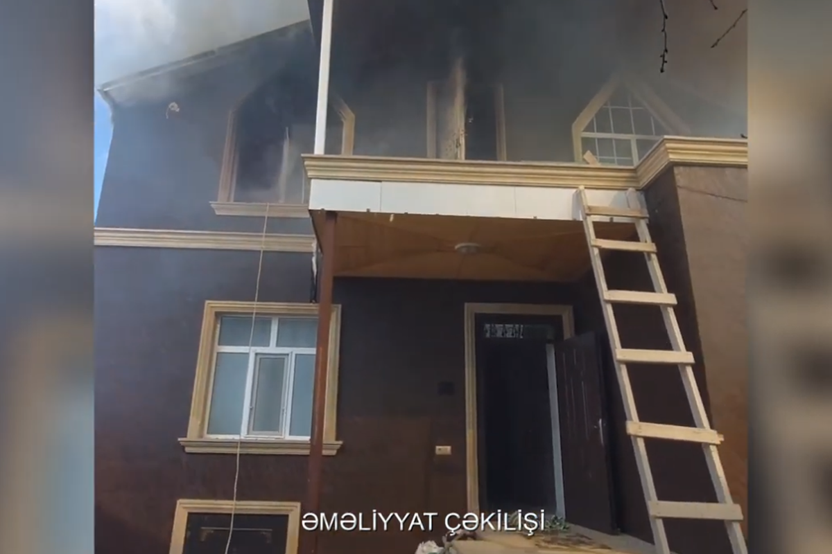 Binədə 2 mərtəbəli evdə yanğın - VİDEO
