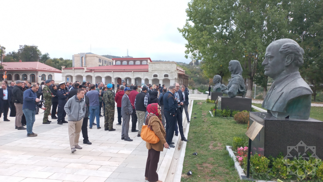 Beynəlxalq konfrans iştirakçıları Şuşada