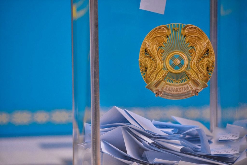 Qazaxıstanın İran, Livan və İsraildəki referendum məntəqələri BAĞLANIR