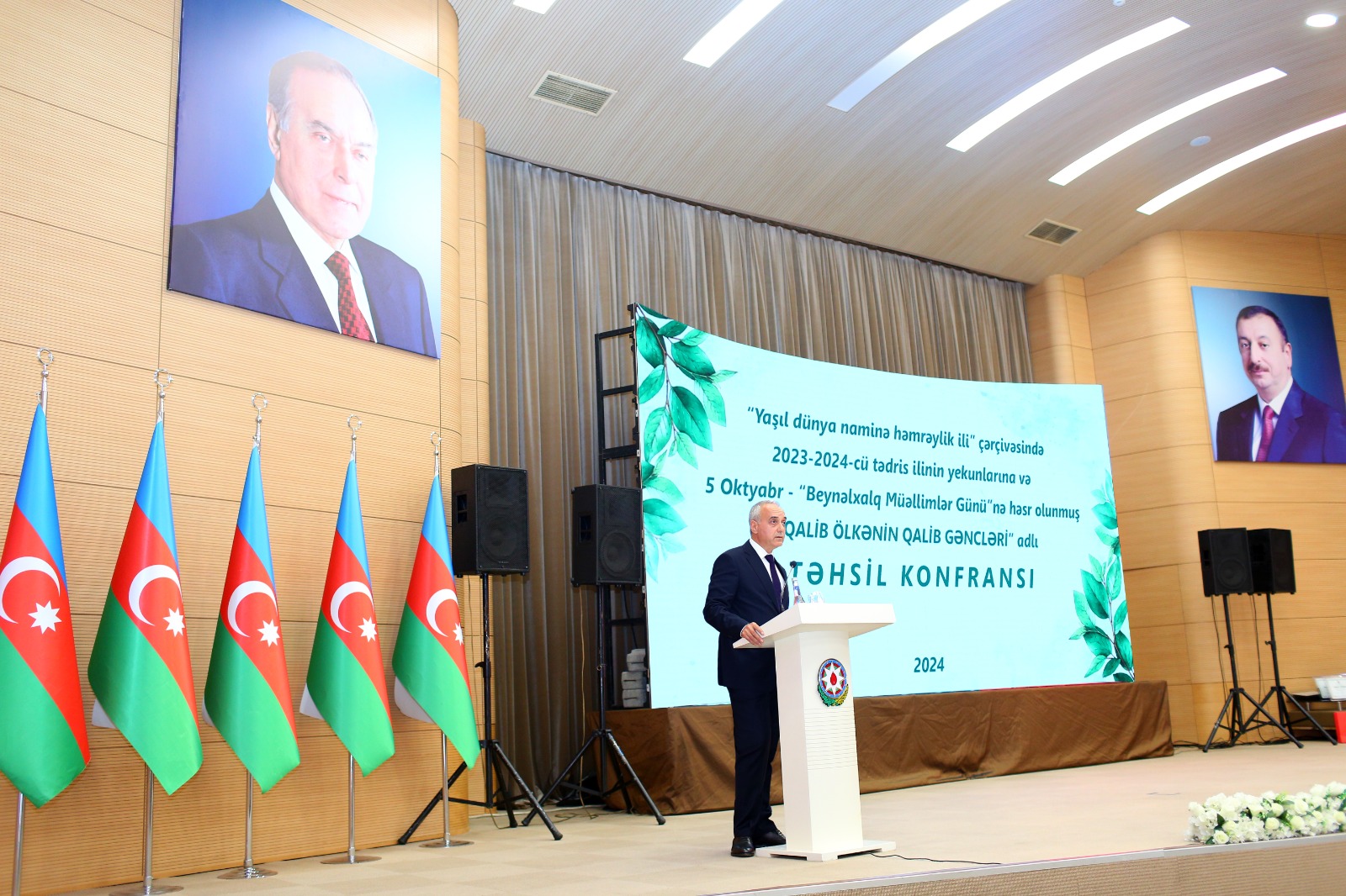 Binəqədi rayon İcra Hakimiyyətində təhsil konfransı keçirilib - FOTOLAR
