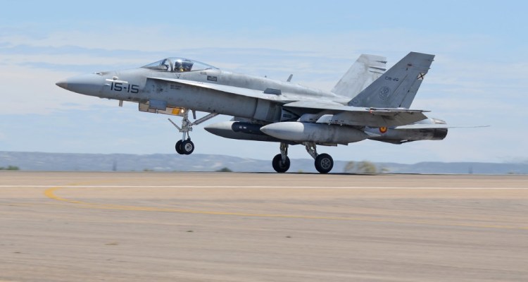 F-18 qəzaya uğradı, ölən var