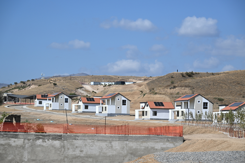 Horovluda 867 ailə yaşayacaq - FOTOLAR