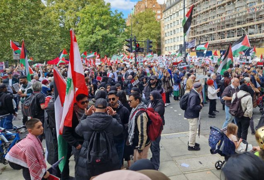 Londonda etiraz aksiyaları - 15 nəfər saxlanıldı