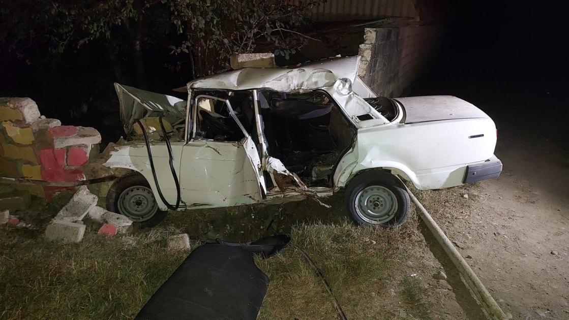 "VAZ-2107" idarəetməni itirdi - 1 ölü, 4 yaralı