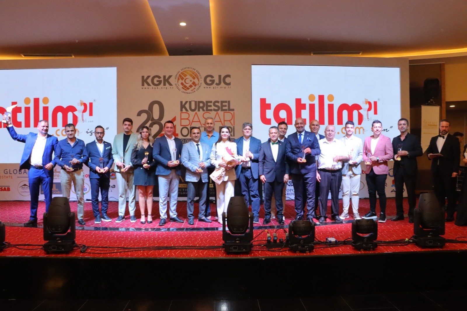 4-cü Qlobal Media Toplantısı: 30 ölkədən 150 jurnalist - FOTO